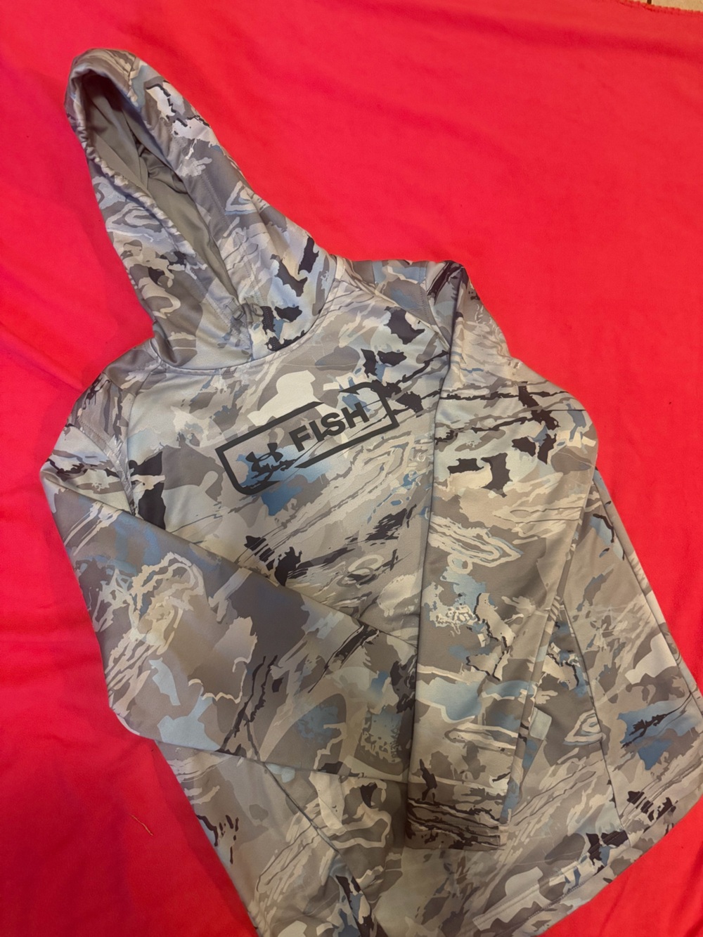 Mens Large Under Armour Fish Hoodie - Gray Camo